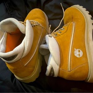 Timberland Men Size 10 Waterproof Boots (Used)